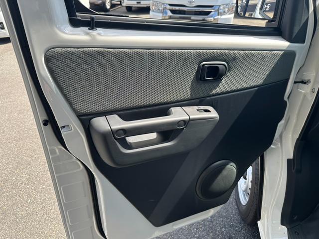 タウンエースバン GL 登録済未使用車/4WD/衝突軽減ブレーキ/純正ホイール/コーナーセンサー/アイドリングストップ/キーレスエントリー/助手席エアバッグ/パワーウインドウ/横滑り防止装置/ヘッドライトレベライザー(39枚目)