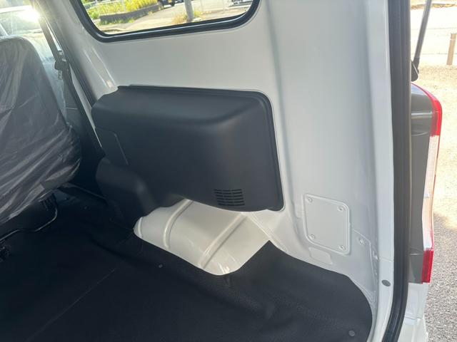 タウンエースバン GL 登録済未使用車/4WD/衝突軽減ブレーキ/純正ホイール/コーナーセンサー/アイドリングストップ/キーレスエントリー/助手席エアバッグ/パワーウインドウ/横滑り防止装置/ヘッドライトレベライザー(49枚目)