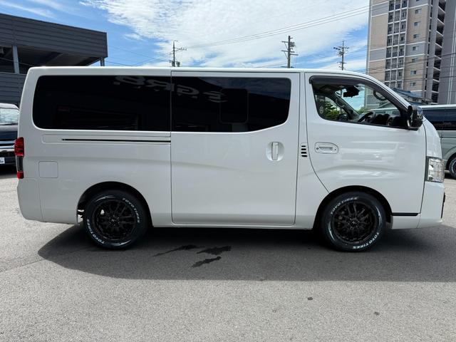 キャラバン ロンググランドプレミアムGX 4WD/アラウンドビューモニター/荷室スライドフロア/ベットキット/17inアルミ/ETC/フローティングナビ(15枚目)