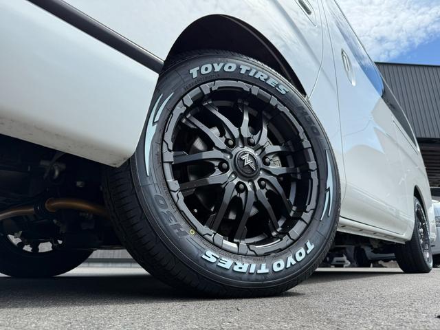 キャラバン ロンググランドプレミアムGX 4WD/アラウンドビューモニター/荷室スライドフロア/ベットキット/17inアルミ/ETC/フローティングナビ(20枚目)