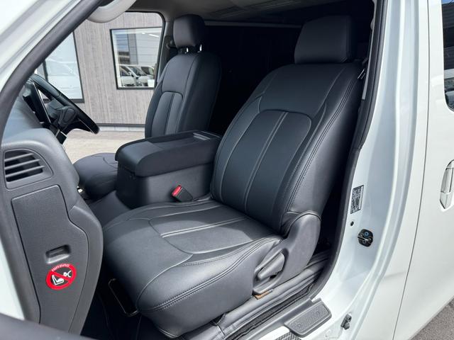 キャラバン ロンググランドプレミアムGX 4WD/アラウンドビューモニター/荷室スライドフロア/ベットキット/17inアルミ/ETC/フローティングナビ(30枚目)