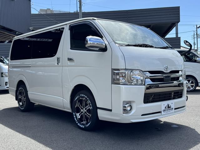 ハイエースバン スーパーＧＬ　ダークプライム　４ＷＤ／１６インチアルミホイール／ベッドキット／社外足廻り／ＧＲ８センターコンソール／フロントエアロ／純正ナビ（12枚目）