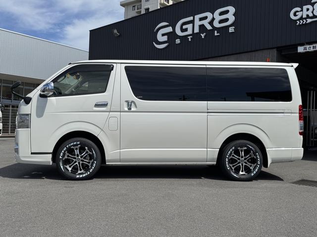 ハイエースバン スーパーＧＬ　ダークプライム　４ＷＤ／１６インチアルミホイール／ベッドキット／社外足廻り／ＧＲ８センターコンソール／フロントエアロ／純正ナビ（17枚目）