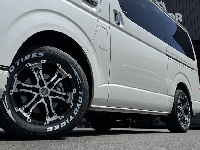 ハイエースバン スーパーＧＬ　ダークプライム　４ＷＤ／１６インチアルミホイール／ベッドキット／社外足廻り／ＧＲ８センターコンソール／フロントエアロ／純正ナビ（22枚目）