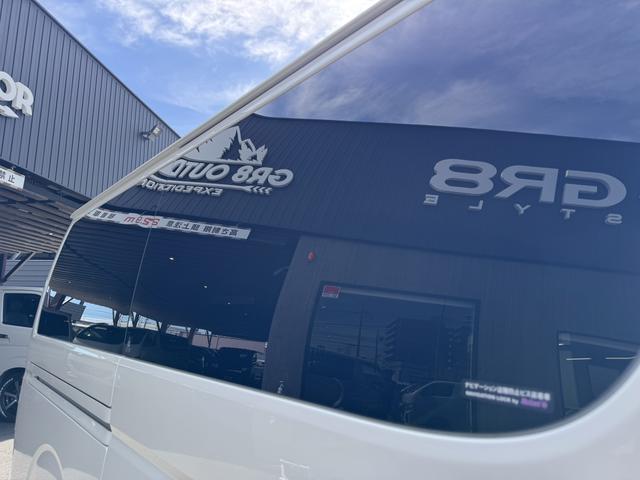 ハイエースバン スーパーＧＬ　ダークプライム　４ＷＤ／１６インチアルミホイール／ベッドキット／社外足廻り／ＧＲ８センターコンソール／フロントエアロ／純正ナビ（29枚目）
