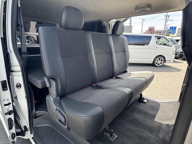 ハイエースバン スーパーＧＬ　ダークプライム　４ＷＤ／１６インチアルミホイール／ベッドキット／社外足廻り／ＧＲ８センターコンソール／フロントエアロ／純正ナビ（49枚目）