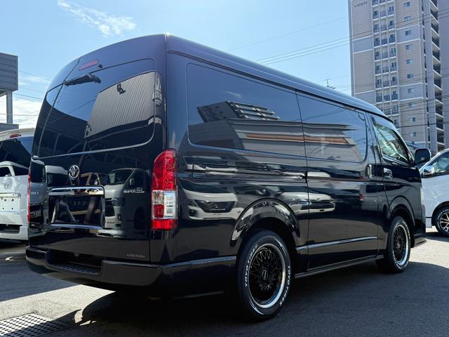 ハイエースバン ロングワイドスーパーＧＬ　寒冷地仕様／アルパインＢＩＧ－Ｘ／１７インチアルミホイール／ベッドキット／カーゴマット／フロントエアロ／（14枚目）