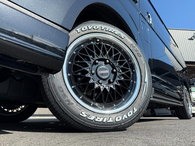 ハイエースバン ロングワイドスーパーＧＬ　寒冷地仕様／アルパインＢＩＧ－Ｘ／１７インチアルミホイール／ベッドキット／カーゴマット／フロントエアロ／（17枚目）