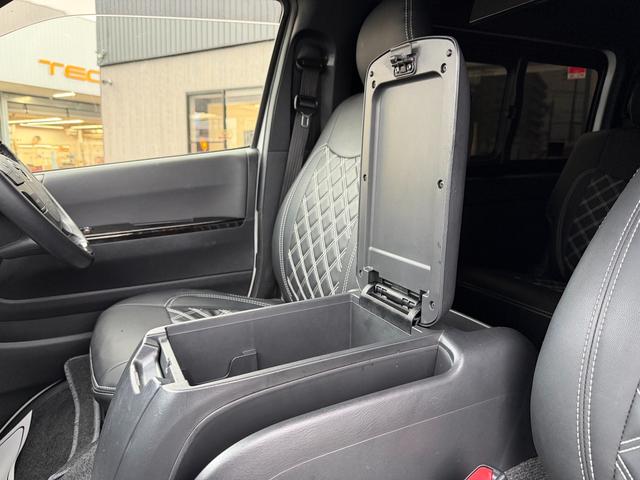 ハイエースバン スーパーGL ダークプライムII 17インチアルミ/ベッドキット/フロントエアロ/カロッツェリア後席モニター/カロッツェリア7インチナビ/シートカバー/衝突軽減ブレーキ/バックカメラ/両側小窓付きスライドドア/キャンピングカー(38枚目)