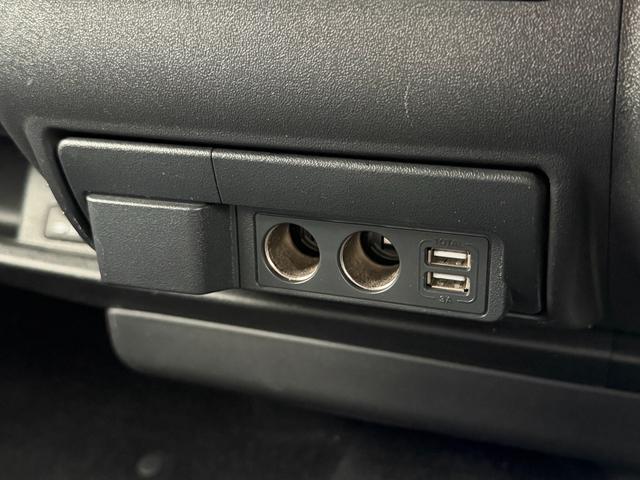 ハイエースバン スーパーGL ダークプライムII 17インチアルミ/ベッドキット/フロントエアロ/カロッツェリア後席モニター/カロッツェリア7インチナビ/シートカバー/衝突軽減ブレーキ/バックカメラ/両側小窓付きスライドドア/キャンピングカー(45枚目)