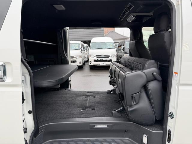 ハイエースバン スーパーGL ダークプライムII 17インチアルミ/ベッドキット/フロントエアロ/カロッツェリア後席モニター/カロッツェリア7インチナビ/シートカバー/衝突軽減ブレーキ/バックカメラ/両側小窓付きスライドドア/キャンピングカー(52枚目)