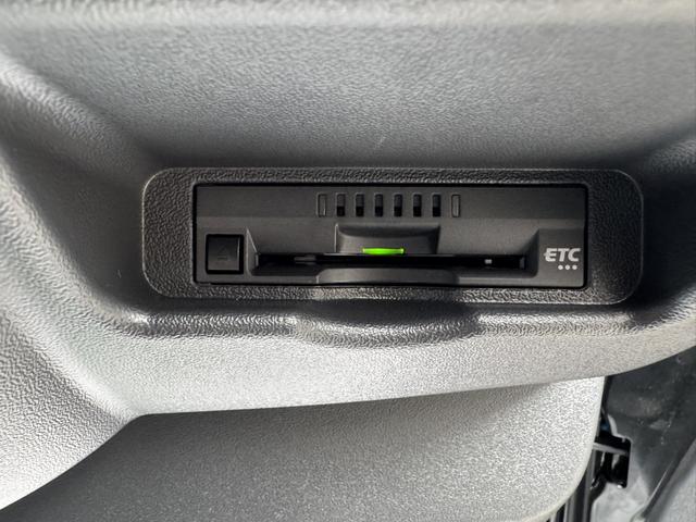 ハイエースバン スーパーGL ダークプライムII ローダウン/16インチアルミ/フロントエアロ/ベッドキット/衝突軽減ブレーキ/純正ナビ/小窓付きスライドドア(34枚目)