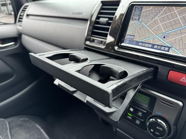 ハイエースバン スーパーGL ダークプライムII ローダウン/16インチアルミ/フロントエアロ/ベッドキット/衝突軽減ブレーキ/純正ナビ/小窓付きスライドドア(50枚目)