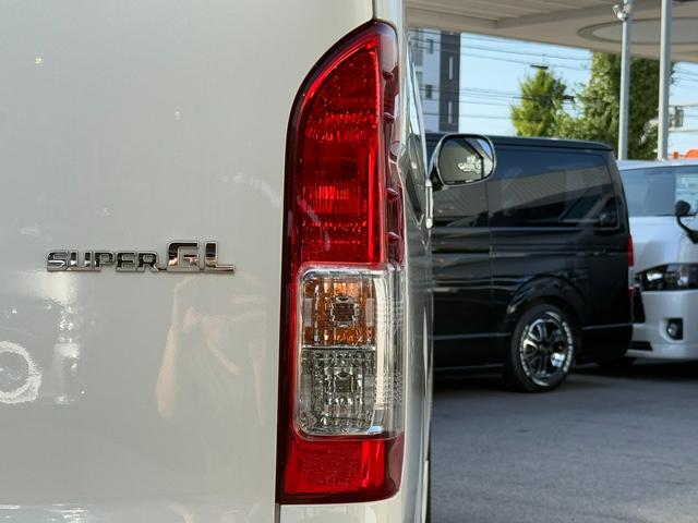 ハイエースバン スーパーGL 50TH アニバーサリーリミテッド 17インチアルミ/純正7インチナビ/DVD視聴可/衝突軽減ブレーキ/バックカメラ/両側電動スライドドア/(27枚目)