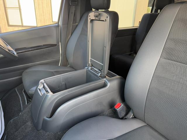 ハイエースバン スーパーGL 50TH アニバーサリーリミテッド 17インチアルミ/純正7インチナビ/DVD視聴可/衝突軽減ブレーキ/バックカメラ/両側電動スライドドア/(46枚目)