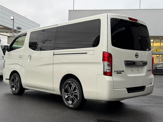 NV350キャラバンバン ロングプレミアムGX 16インチアルミホイール/BOXベッドキット/床張りキット/純正7インチナビ/アラウンドビューモニター(15枚目)