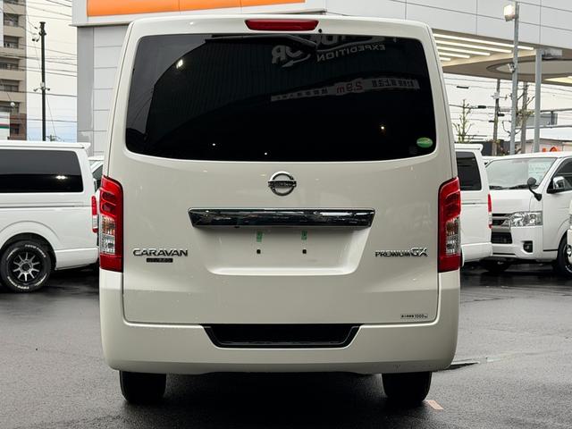 NV350キャラバンバン ロングプレミアムGX 16インチアルミホイール/BOXベッドキット/床張りキット/純正7インチナビ/アラウンドビューモニター(17枚目)