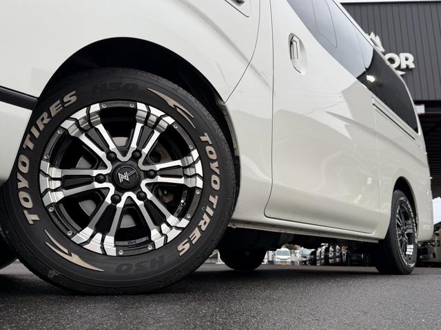 NV350キャラバンバン ロングプレミアムGX 16インチアルミホイール/BOXベッドキット/床張りキット/純正7インチナビ/アラウンドビューモニター(21枚目)