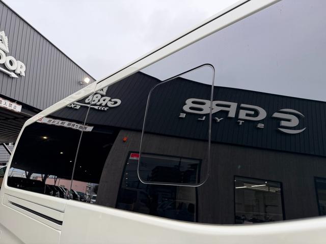 NV350キャラバンバン ロングプレミアムGX 16インチアルミホイール/BOXベッドキット/床張りキット/純正7インチナビ/アラウンドビューモニター(23枚目)