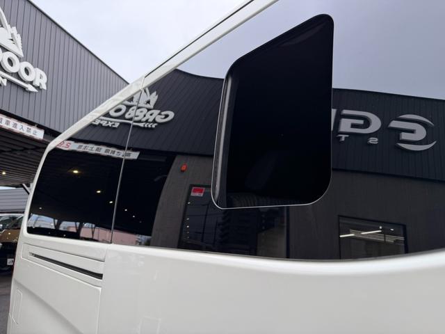 NV350キャラバンバン ロングプレミアムGX 16インチアルミホイール/BOXベッドキット/床張りキット/純正7インチナビ/アラウンドビューモニター(24枚目)