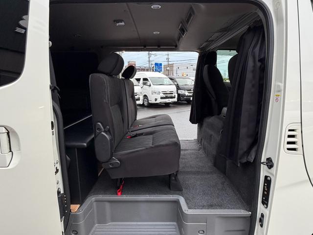 NV350キャラバンバン ロングプレミアムGX 16インチアルミホイール/BOXベッドキット/床張りキット/純正7インチナビ/アラウンドビューモニター(47枚目)