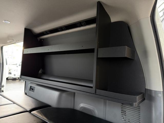 NV350キャラバンバン ロングプレミアムGX 16インチアルミホイール/BOXベッドキット/床張りキット/純正7インチナビ/アラウンドビューモニター(54枚目)
