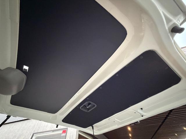 NV350キャラバンバン ロングプレミアムGX 16インチアルミホイール/BOXベッドキット/床張りキット/純正7インチナビ/アラウンドビューモニター(55枚目)