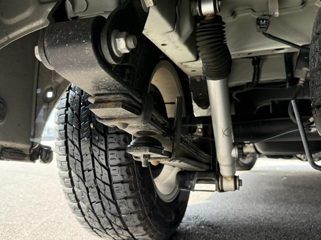 ハイエースバン DX 4WD/16インチアルミホイール/丸目ヘッドライト/アルパインBIG-X/ベッドキット/デジタルインナーミラー(28枚目)