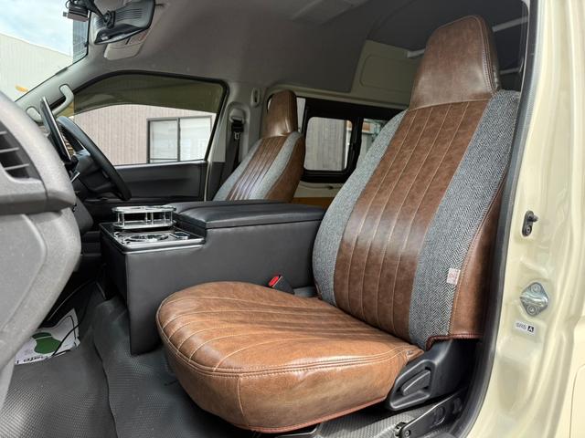 ハイエースバン DX 4WD/16インチアルミホイール/丸目ヘッドライト/アルパインBIG-X/ベッドキット/デジタルインナーミラー(32枚目)