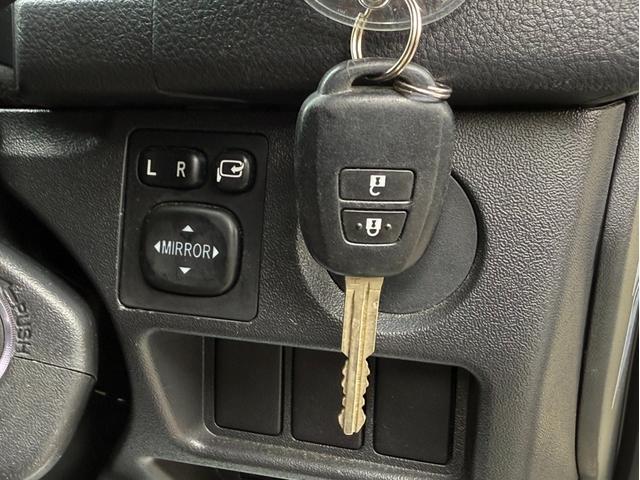 ハイエースバン DX 4WD/16インチアルミホイール/丸目ヘッドライト/アルパインBIG-X/ベッドキット/デジタルインナーミラー(38枚目)