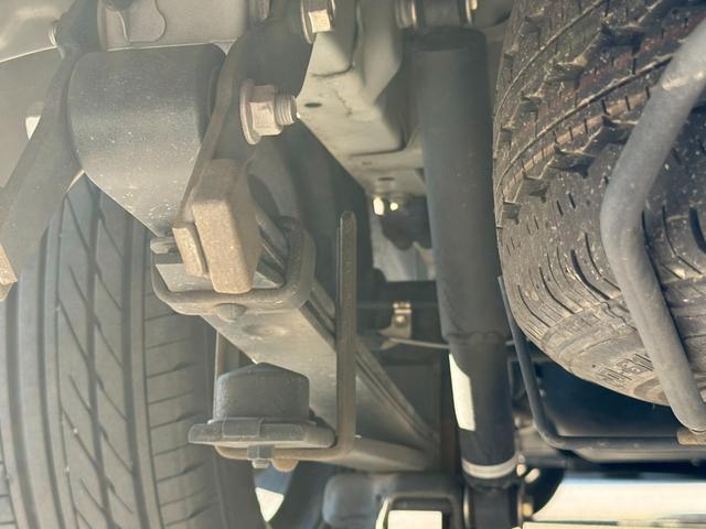 ハイエースバン スーパーGL ダークプライムII ローダウン/17inアルミ/ベッドキット/床張りキット/フロントエアロ/クルーズコントロール/衝突軽減ブレーキ(28枚目)