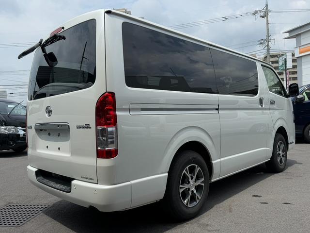 ハイエースバン スーパーGL ダークプライムII 後席モニター/アルパイン7インチナビ/ベッドキット/シートカバー/純正15インチアルミホイール/衝突軽減ブレーキ(9枚目)