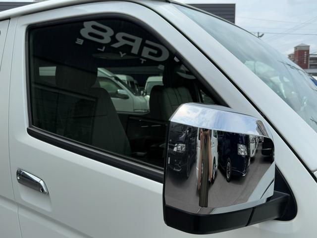 ハイエースバン スーパーGL ダークプライムII 後席モニター/アルパイン7インチナビ/ベッドキット/シートカバー/純正15インチアルミホイール/衝突軽減ブレーキ(21枚目)