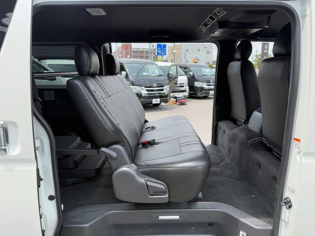 ハイエースバン スーパーGL ダークプライムII 後席モニター/アルパイン7インチナビ/ベッドキット/シートカバー/純正15インチアルミホイール/衝突軽減ブレーキ(44枚目)