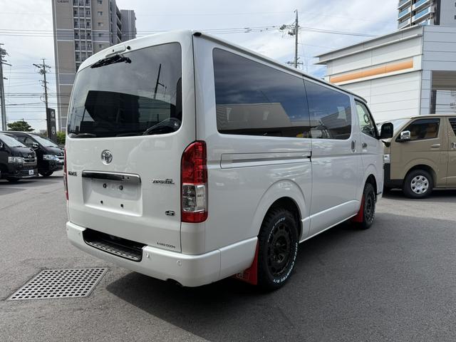 ハイエースバン ロングスーパーGL ダークプライムS 新車未登録/4WD/20周年記念/16インチアルミ/アルパインディスプレイオーディオ/ベッドキット/床張りキット/フロントエアロ/GRマッドフラップ/両側電動スライドドア/キャンピングカー(14枚目)