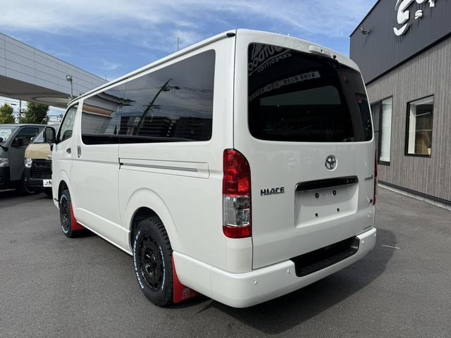 ハイエースバン ロングスーパーGL ダークプライムS 新車未登録/4WD/20周年記念/16インチアルミ/アルパインディスプレイオーディオ/ベッドキット/床張りキット/フロントエアロ/GRマッドフラップ/両側電動スライドドア/キャンピングカー(15枚目)