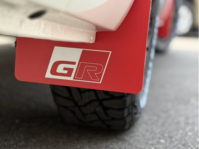 ハイエースバン ロングスーパーGL ダークプライムS 新車未登録/4WD/20周年記念/16インチアルミ/アルパインディスプレイオーディオ/ベッドキット/床張りキット/フロントエアロ/GRマッドフラップ/両側電動スライドドア/キャンピングカー(21枚目)
