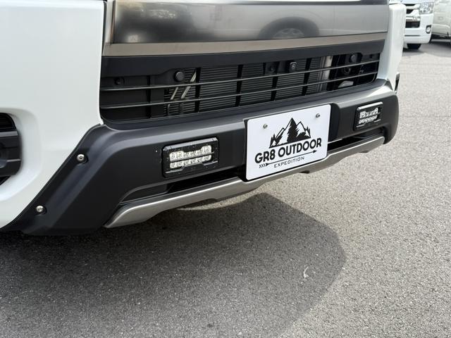 ハイエースバン ロングスーパーGL ダークプライムS 新車未登録/4WD/20周年記念/16インチアルミ/アルパインディスプレイオーディオ/ベッドキット/床張りキット/フロントエアロ/GRマッドフラップ/両側電動スライドドア/キャンピングカー(23枚目)