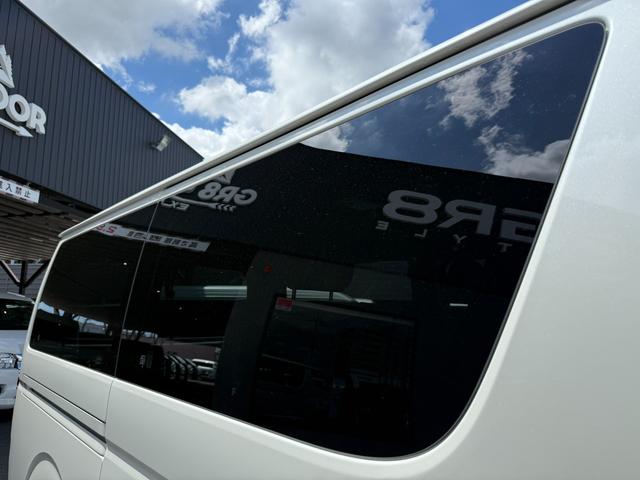 ハイエースバン ロングスーパーGL ダークプライムS 新車未登録/4WD/20周年記念/16インチアルミ/アルパインディスプレイオーディオ/ベッドキット/床張りキット/フロントエアロ/GRマッドフラップ/両側電動スライドドア/キャンピングカー(24枚目)