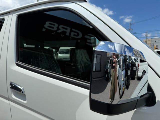 ハイエースバン ロングスーパーGL ダークプライムS 新車未登録/4WD/20周年記念/16インチアルミ/アルパインディスプレイオーディオ/ベッドキット/床張りキット/フロントエアロ/GRマッドフラップ/両側電動スライドドア/キャンピングカー(25枚目)