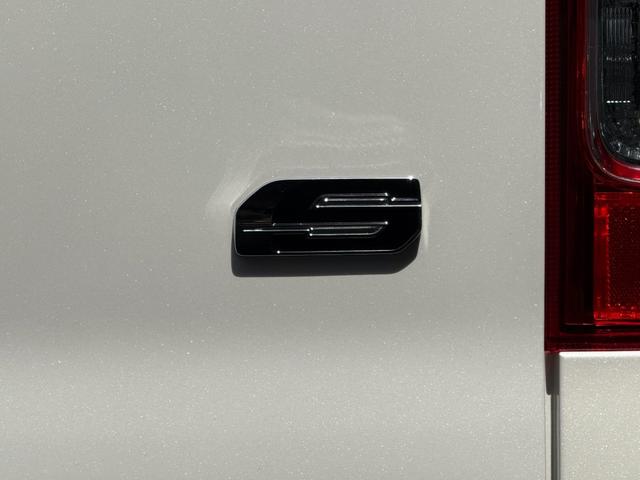 ハイエースバン ロングスーパーGL ダークプライムS 新車未登録/4WD/20周年記念/16インチアルミ/アルパインディスプレイオーディオ/ベッドキット/床張りキット/フロントエアロ/GRマッドフラップ/両側電動スライドドア/キャンピングカー(27枚目)