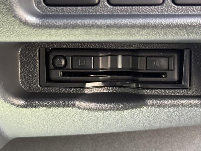 ハイエースバン ロングスーパーGL ダークプライムS 新車未登録/4WD/20周年記念/16インチアルミ/アルパインディスプレイオーディオ/ベッドキット/床張りキット/フロントエアロ/GRマッドフラップ/両側電動スライドドア/キャンピングカー(42枚目)