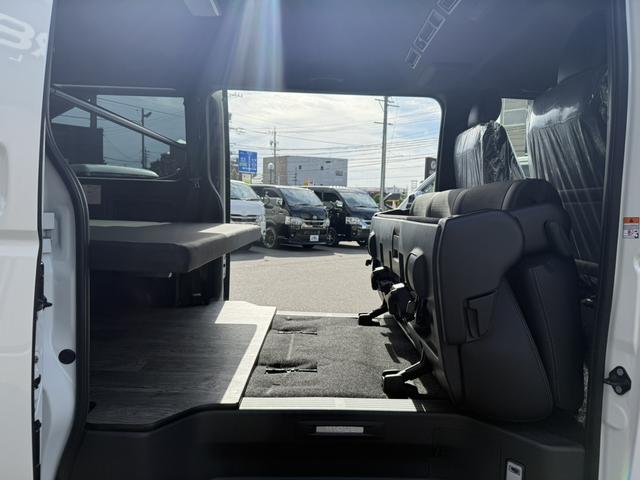 ハイエースバン ロングスーパーGL ダークプライムS 新車未登録/4WD/20周年記念/16インチアルミ/アルパインディスプレイオーディオ/ベッドキット/床張りキット/フロントエアロ/GRマッドフラップ/両側電動スライドドア/キャンピングカー(51枚目)