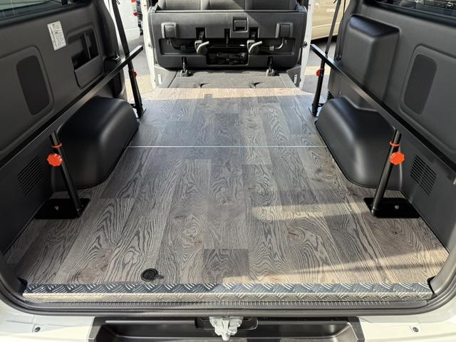 ハイエースバン ロングスーパーGL ダークプライムS 新車未登録/4WD/20周年記念/16インチアルミ/アルパインディスプレイオーディオ/ベッドキット/床張りキット/フロントエアロ/GRマッドフラップ/両側電動スライドドア/キャンピングカー(52枚目)