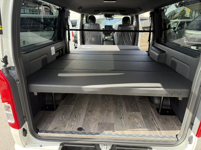 ハイエースバン ロングスーパーGL ダークプライムS 新車未登録/4WD/20周年記念/16インチアルミ/アルパインディスプレイオーディオ/ベッドキット/床張りキット/フロントエアロ/GRマッドフラップ/両側電動スライドドア/キャンピングカー(53枚目)