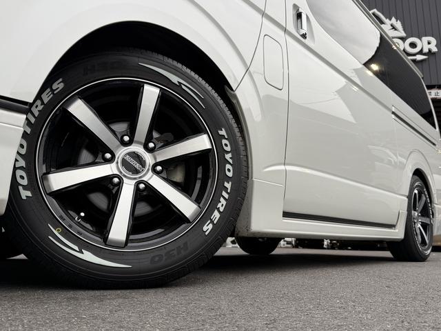 ハイエースバン スーパーGL ダークプライムII 寒冷地仕様/ローダウン/アルパイン後席モニター/ベッドキット/モデリスタフルエアロ/17インチアルミ /(16枚目)