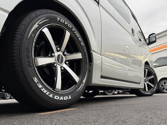 ハイエースバン スーパーGL ダークプライムII 寒冷地仕様/ローダウン/アルパイン後席モニター/ベッドキット/モデリスタフルエアロ/17インチアルミ /(19枚目)