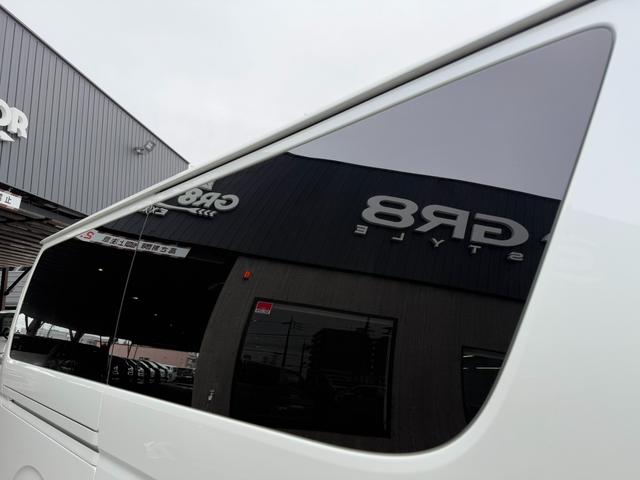 ハイエースバン スーパーGL ダークプライムII 寒冷地仕様/ローダウン/アルパイン後席モニター/ベッドキット/モデリスタフルエアロ/17インチアルミ /(24枚目)