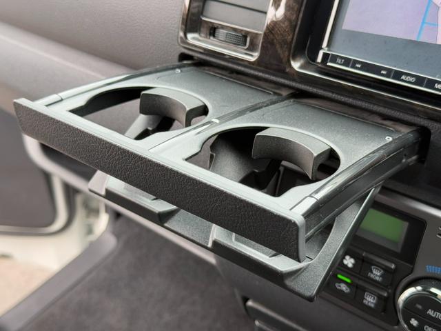 ハイエースバン スーパーGL ダークプライムII 寒冷地仕様/ローダウン/アルパイン後席モニター/ベッドキット/モデリスタフルエアロ/17インチアルミ /(44枚目)