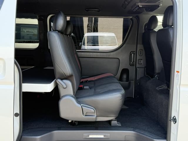 ハイエースバン スーパーGL ダークプライムII 寒冷地仕様/ローダウン/アルパイン後席モニター/ベッドキット/モデリスタフルエアロ/17インチアルミ /(50枚目)